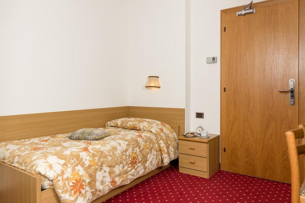 Hotel Garni Lastei Pozza di Fassa Exterior foto
