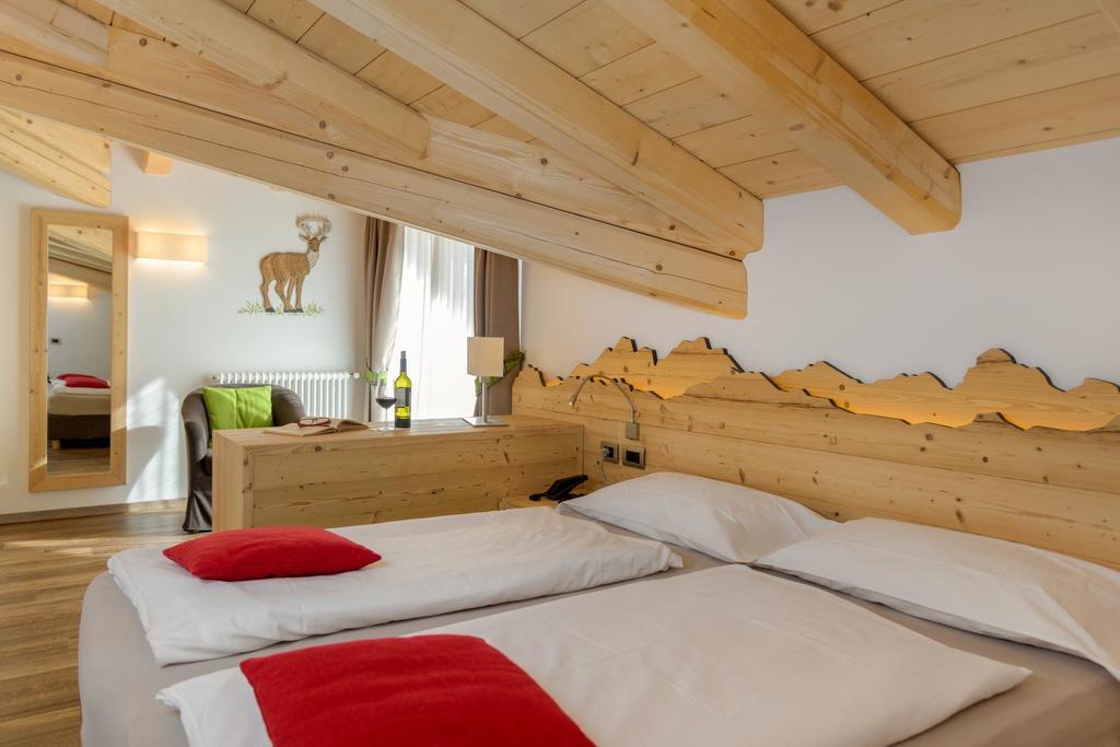 Hotel Garni Lastei Pozza di Fassa Exterior foto