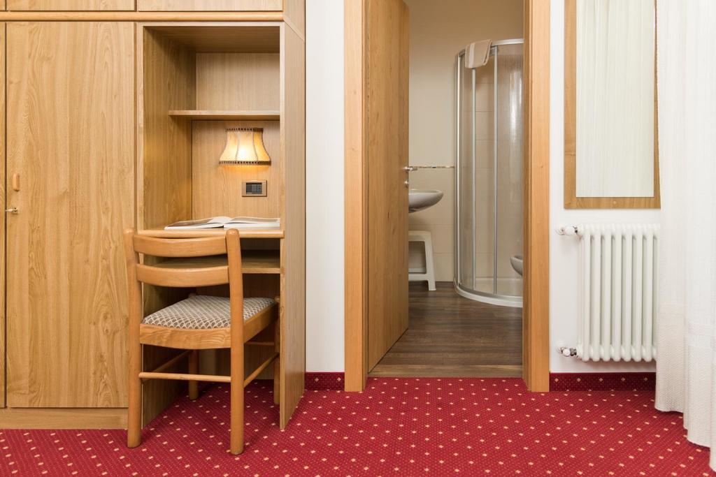 Hotel Garni Lastei Pozza di Fassa Exterior foto