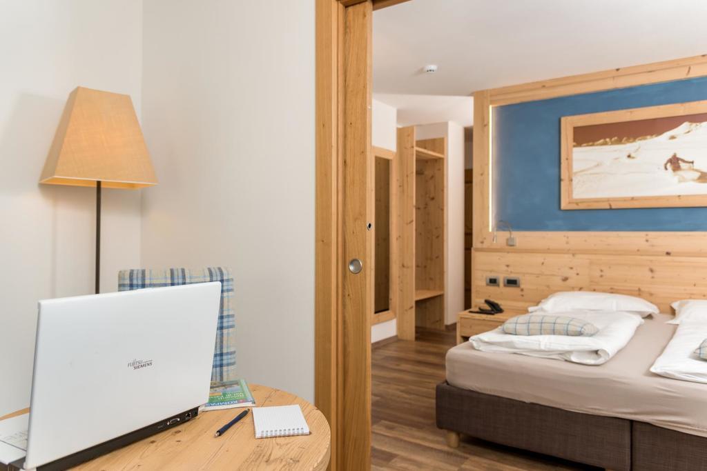 Hotel Garni Lastei Pozza di Fassa Exterior foto